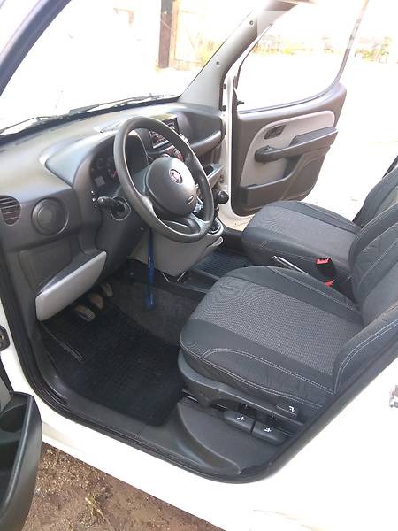 Fiat Doblo 2009  випуску Одеса з двигуном 1.3 л дизель мінівен механіка за 4999 долл. 