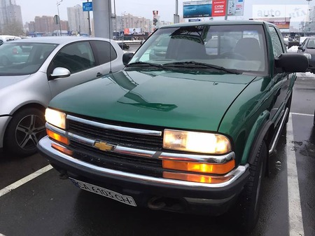 Chevrolet S-10 1999  випуску Івано-Франківськ з двигуном 4.3 л газ пікап автомат за 4200 долл. 