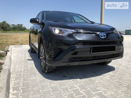 Toyota RAV 4 2018  випуску Запоріжжя з двигуном 2.5 л бензин позашляховик автомат за 22400 долл. 