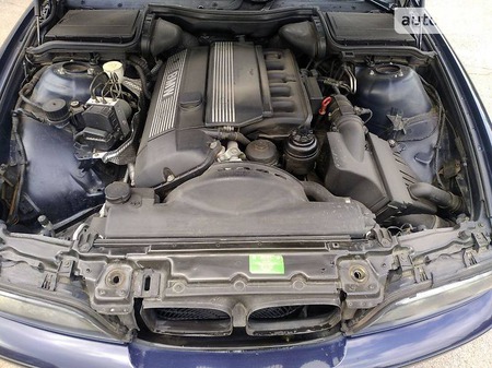 BMW 523 1998  випуску Миколаїв з двигуном 2.5 л бензин седан механіка за 6999 долл. 