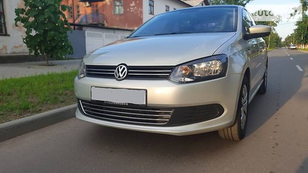Volkswagen Polo 2011  випуску Дніпро з двигуном 1.6 л газ седан механіка за 8600 долл. 