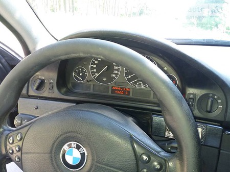 BMW 523 1996  випуску Кропивницький з двигуном 2.5 л бензин седан механіка за 5500 долл. 
