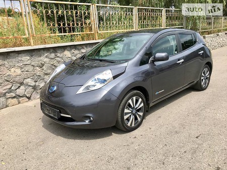 Nissan Leaf 2013  випуску Харків з двигуном 0 л електро хэтчбек автомат за 12800 долл. 