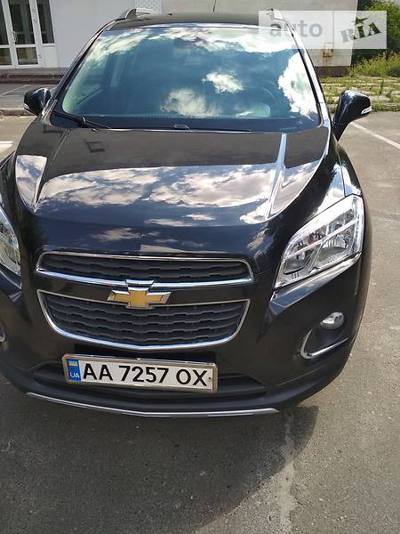 Chevrolet Tracker 2015  випуску Київ з двигуном 1.8 л газ позашляховик автомат за 13500 долл. 
