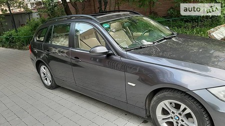 BMW 318 2008  випуску Івано-Франківськ з двигуном 2 л дизель універсал механіка за 9999 долл. 