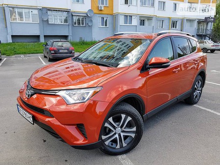 Toyota RAV 4 2016  випуску Харків з двигуном 2.5 л бензин позашляховик автомат за 21999 долл. 