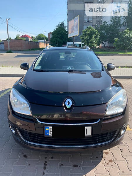 Renault Megane 2012  випуску Хмельницький з двигуном 1.5 л дизель універсал автомат за 8499 долл. 