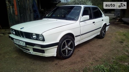 BMW 318 1986  випуску Ужгород з двигуном 1.8 л бензин седан механіка за 1600 долл. 