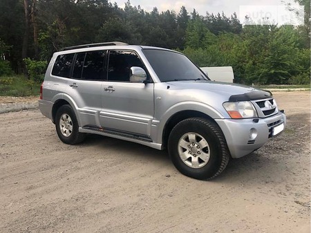 Mitsubishi Pajero 2004  випуску Харків з двигуном 3 л газ позашляховик  за 8900 долл. 