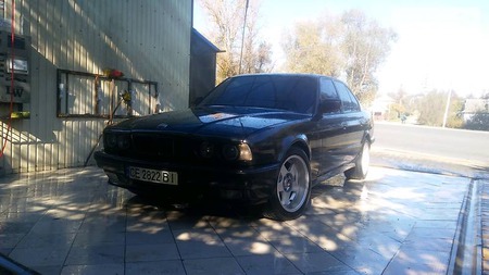 BMW 525 1992  випуску Івано-Франківськ з двигуном 2.5 л газ седан механіка за 4500 долл. 