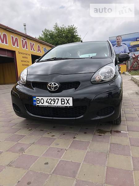 Toyota Aygo 2010  випуску Тернопіль з двигуном 1 л бензин хэтчбек механіка за 6000 долл. 