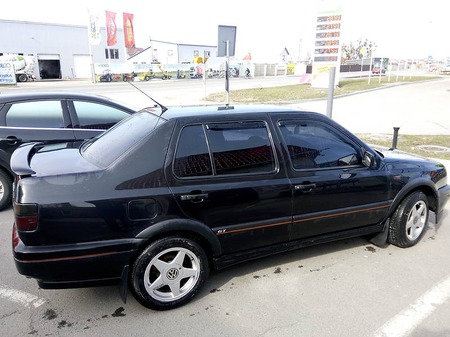 Volkswagen Vento 1994  випуску Київ з двигуном 2 л газ седан механіка за 3400 долл. 