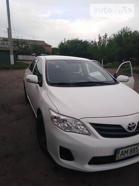 Toyota Corolla 2011  випуску Житомир з двигуном 1.3 л бензин седан механіка за 9000 долл. 