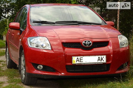 Toyota Auris 2007  випуску Дніпро з двигуном 1.6 л газ хэтчбек автомат за 7800 долл. 