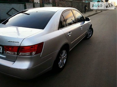 Hyundai Sonata 2008  випуску Запоріжжя з двигуном 2 л бензин седан механіка за 10000 долл. 