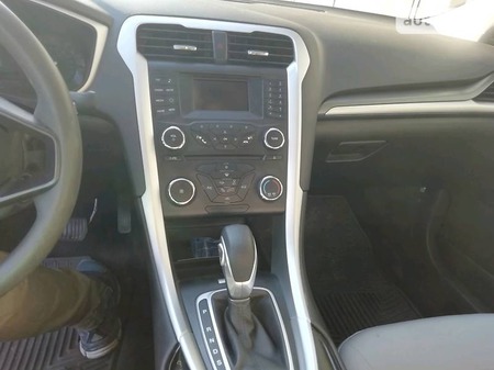 Ford Fusion 2014  випуску Черкаси з двигуном 2.5 л газ седан автомат за 11700 долл. 