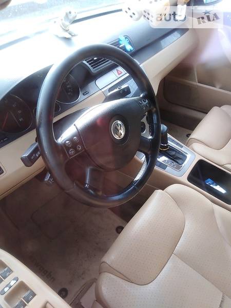 Volkswagen Passat 2007  випуску Кропивницький з двигуном 2 л бензин седан автомат за 8500 долл. 