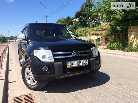 Mitsubishi Pajero 2008  випуску Тернопіль з двигуном 3 л газ позашляховик автомат за 14700 долл. 