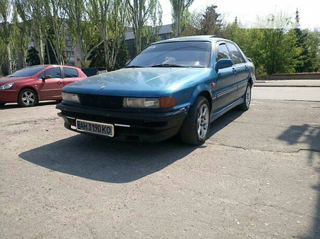 Mitsubishi Galant 1989  випуску Донецьк з двигуном 2 л газ ліфтбек механіка за 2400 долл. 