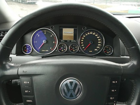 Volkswagen Touareg 2005  випуску Черкаси з двигуном 3 л дизель позашляховик автомат за 12500 долл. 