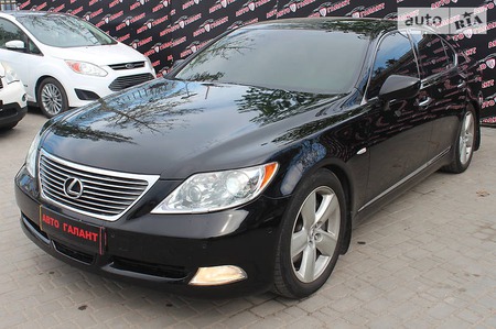 Lexus LS 460 2007  випуску Одеса з двигуном 4.6 л бензин седан автомат за 18200 долл. 