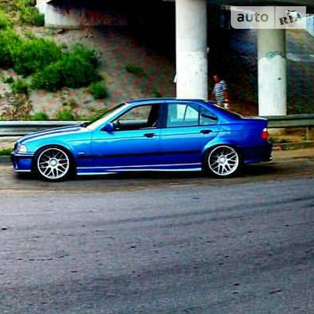 BMW 323 1997  випуску Одеса з двигуном 2.5 л бензин седан механіка за 6100 долл. 
