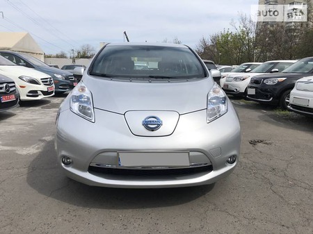 Nissan Leaf 2013  випуску Одеса з двигуном 0 л електро хэтчбек автомат за 12850 долл. 