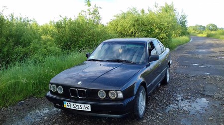 BMW 518 1991  випуску Івано-Франківськ з двигуном 1.8 л бензин седан механіка за 2350 долл. 