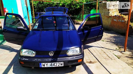 Volkswagen Golf 1994  випуску Вінниця з двигуном 1.6 л газ хэтчбек механіка за 1300 долл. 