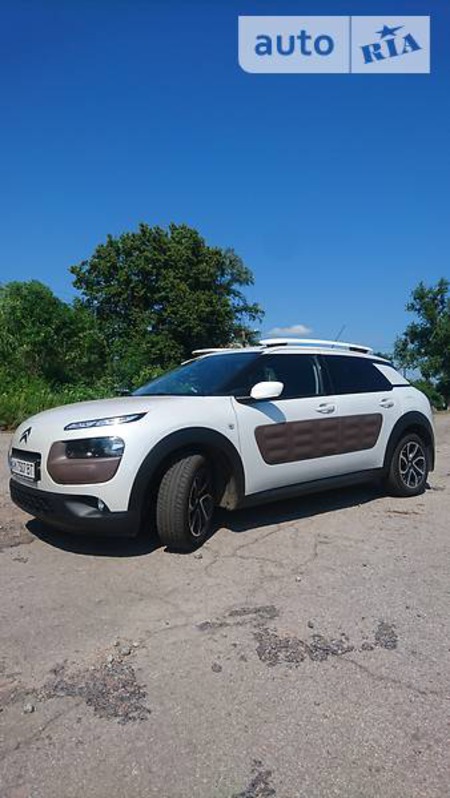 Citroen C4 Cactus 2015  випуску Житомир з двигуном 1.6 л дизель хэтчбек автомат за 13000 долл. 