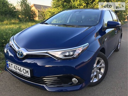 Toyota Auris 2017  випуску Івано-Франківськ з двигуном 1.8 л гібрид хэтчбек автомат за 21000 долл. 