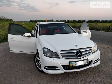 Mercedes-Benz C 180 2013  випуску Кропивницький з двигуном 1.6 л бензин седан автомат за 20200 долл. 
