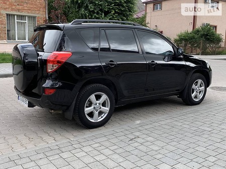 Toyota RAV 4 2006  випуску Чернівці з двигуном 2 л бензин позашляховик механіка за 10200 долл. 