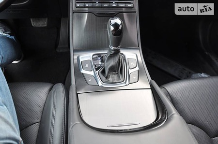Hyundai Grandeur 2016  випуску Київ з двигуном 3 л газ седан  за 18300 долл. 