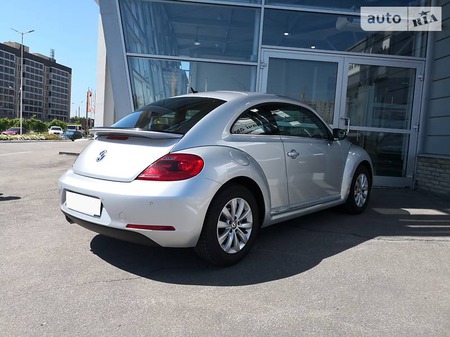 Volkswagen Beetle 2016  випуску Харків з двигуном 1.4 л бензин хэтчбек автомат за 19000 долл. 