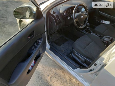 Hyundai i30 2010  випуску Рівне з двигуном 1.6 л дизель універсал механіка за 7650 долл. 