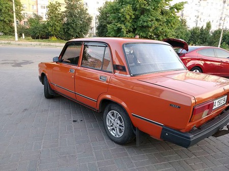 Lada 2105 1983  випуску Кропивницький з двигуном 1.5 л газ седан механіка за 1650 долл. 