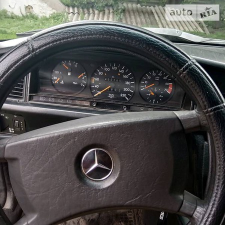 Mercedes-Benz 190 1990  випуску Черкаси з двигуном 1.8 л бензин седан механіка за 2900 долл. 