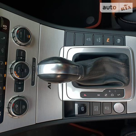 Volkswagen Passat Alltrack 2013  випуску Дніпро з двигуном 2 л дизель універсал автомат за 20800 долл. 