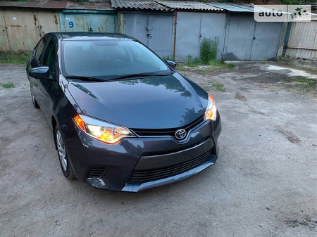 Toyota Corolla 2015  випуску Харків з двигуном 1.8 л бензин седан автомат за 9500 долл. 