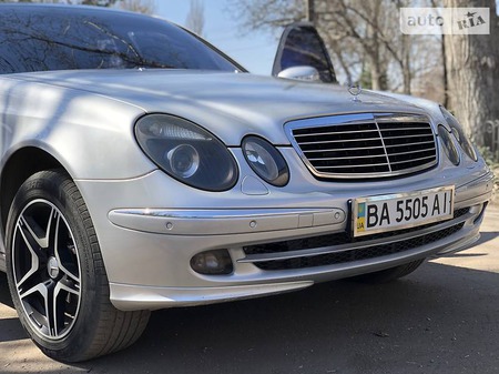 Mercedes-Benz E 320 2005  випуску Кропивницький з двигуном 3.2 л дизель седан автомат за 10850 долл. 