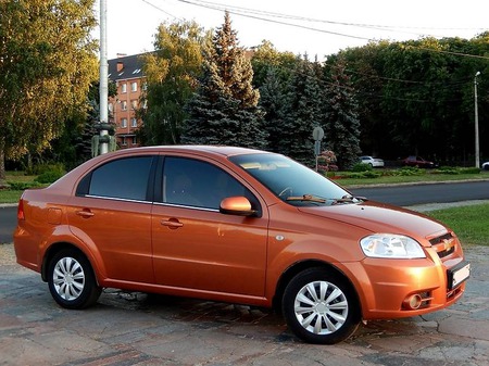 Chevrolet Aveo 2009  випуску Кропивницький з двигуном 0 л газ седан механіка за 6000 долл. 