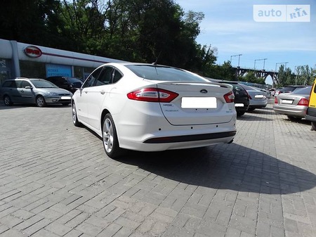 Ford Fusion 2013  випуску Дніпро з двигуном 2 л гібрид седан автомат за 14750 долл. 