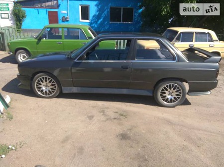 BMW 316 1987  випуску Миколаїв з двигуном 2.5 л бензин купе механіка за 3000 долл. 