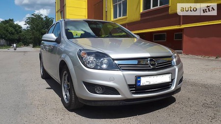 Opel Astra 2012  випуску Дніпро з двигуном 1.6 л бензин хэтчбек автомат за 8700 долл. 