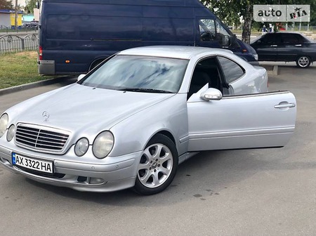 Mercedes-Benz CLK 200 2000  випуску Харків з двигуном 2 л газ купе автомат за 5500 долл. 