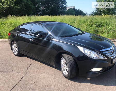 Hyundai Sonata 2010  випуску Хмельницький з двигуном 2.4 л бензин седан автомат за 13000 долл. 