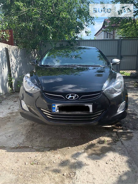 Hyundai Elantra 2012  випуску Київ з двигуном 1.8 л газ седан автомат за 11950 долл. 