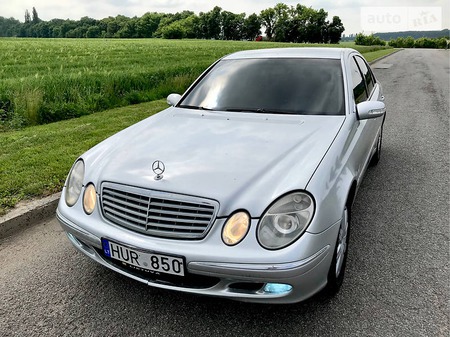 Mercedes-Benz E 270 2003  випуску Вінниця з двигуном 2.7 л дизель седан автомат за 2900 долл. 