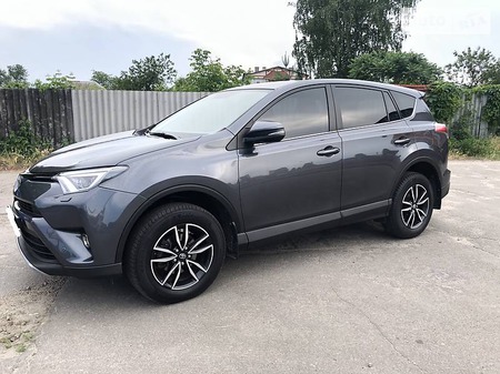 Toyota RAV 4 2016  випуску Харків з двигуном 2.2 л дизель позашляховик автомат за 29900 долл. 